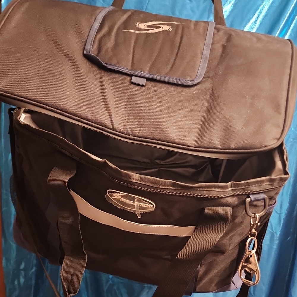 Black and Gray Men's Cooler Bag with Easy Acess Top